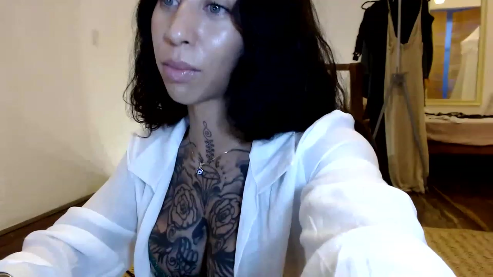 Gallery image thumbnail from Aydubz's myfreecams stream on, 05/18/2023, 01:17 image 2 of 20