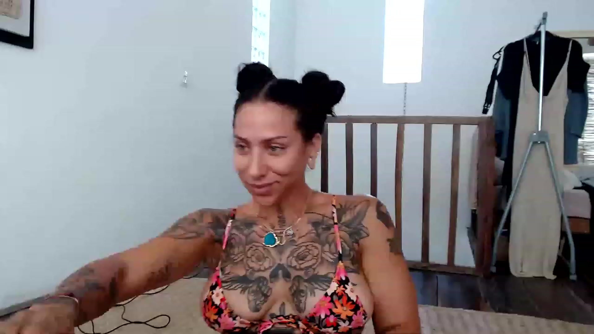 Gallery image thumbnail from Aydubz's myfreecams stream on, 05/20/2023, 16:57 image 8 of 20