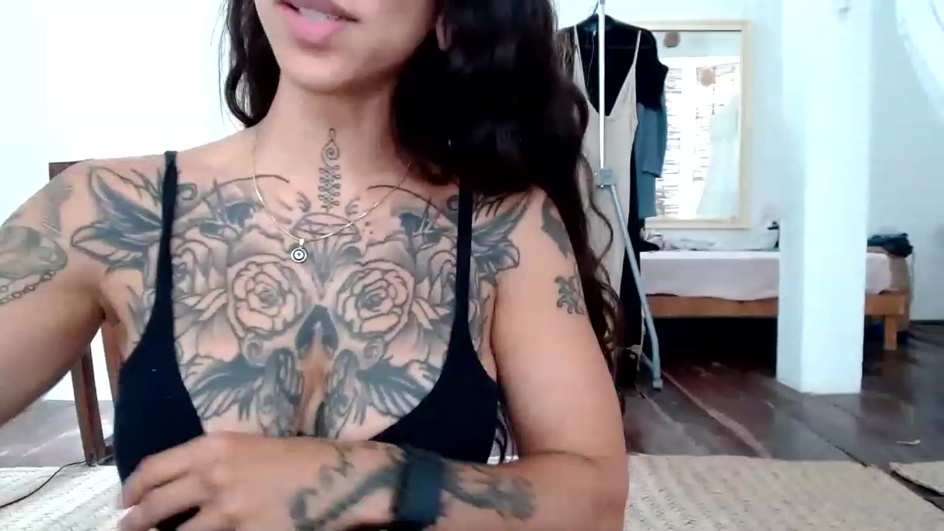 Gallery image thumbnail from Aydubz's myfreecams stream on, 05/22/2023, 15:06 image 16 of 20