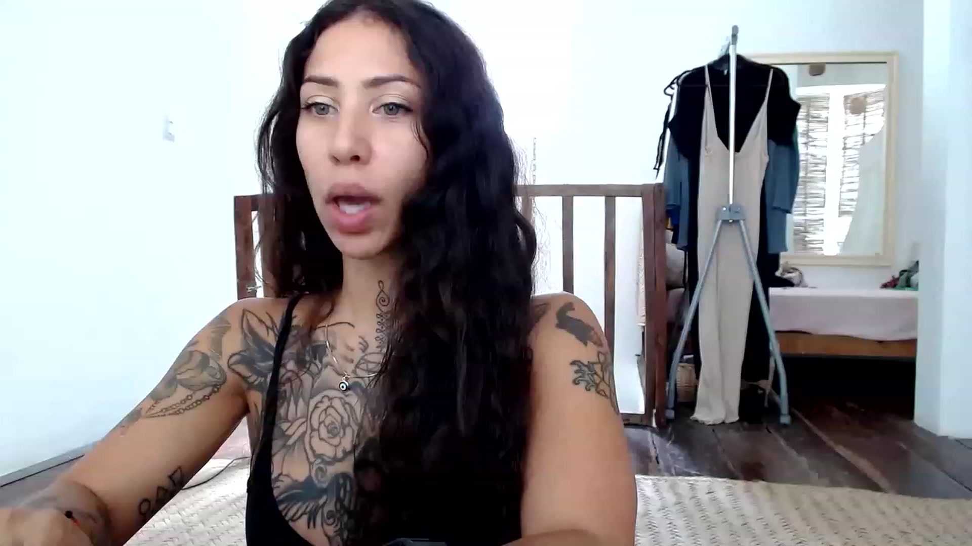Gallery image thumbnail from Aydubz's myfreecams stream on, 05/22/2023, 15:06 image 1 of 20
