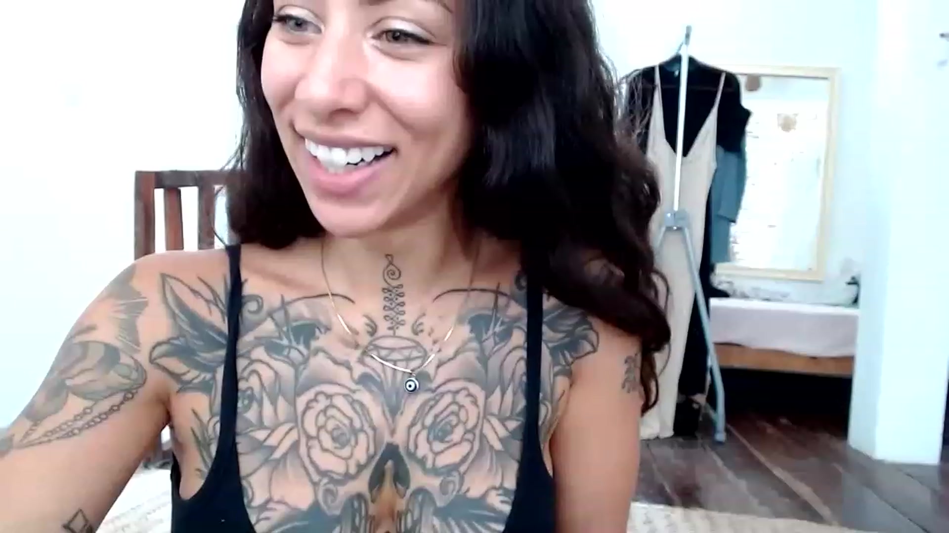 Gallery image thumbnail from Aydubz's myfreecams stream on, 05/22/2023, 15:06 image 17 of 20