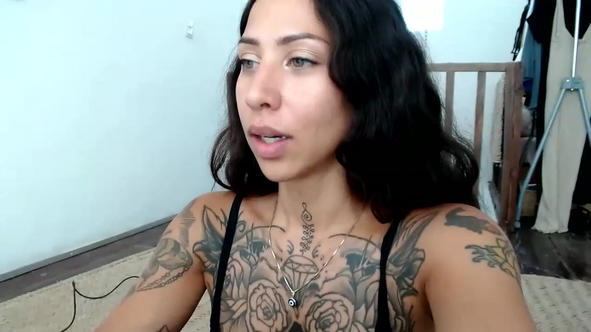 Gallery image thumbnail from Aydubz's myfreecams stream on, 05/22/2023, 16:41 image 19 of 20
