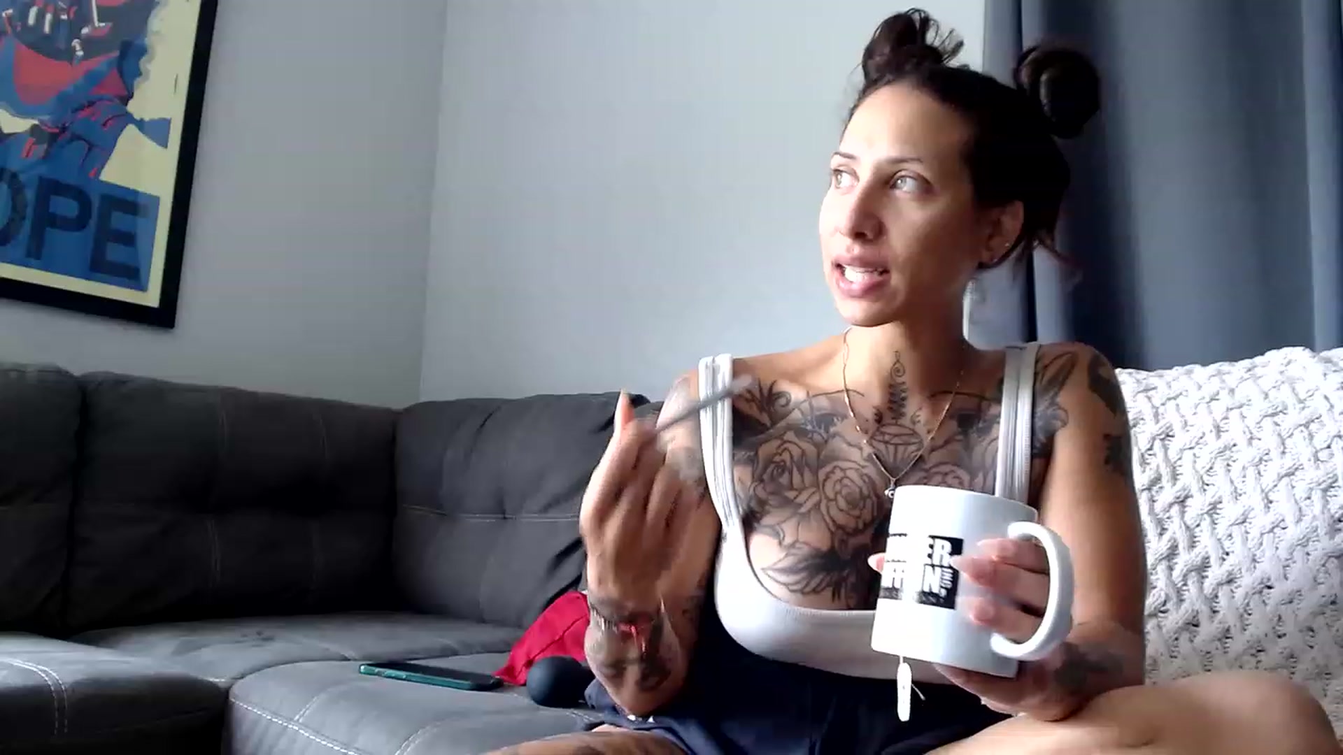Gallery image thumbnail from Aydubz's myfreecams stream on, 06/02/2023, 18:15 image 15 of 20