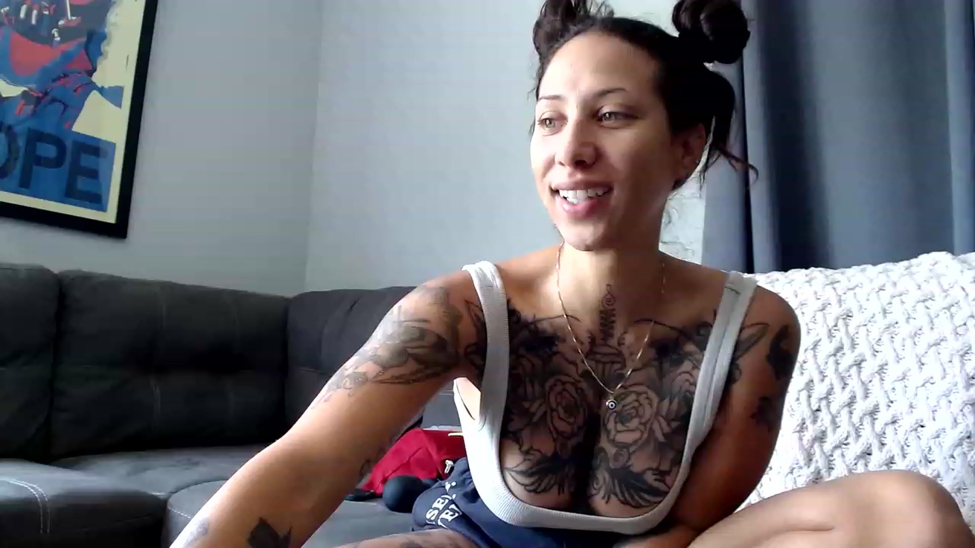 Gallery image thumbnail from Aydubz's myfreecams stream on, 06/02/2023, 18:15 image 14 of 20