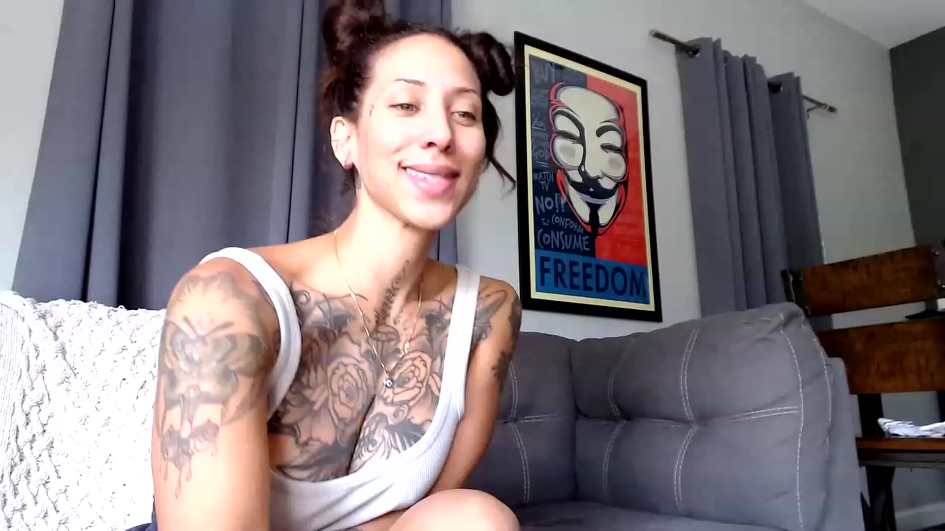 Gallery image thumbnail from Aydubz's myfreecams stream on, 06/02/2023, 18:15 image 8 of 20