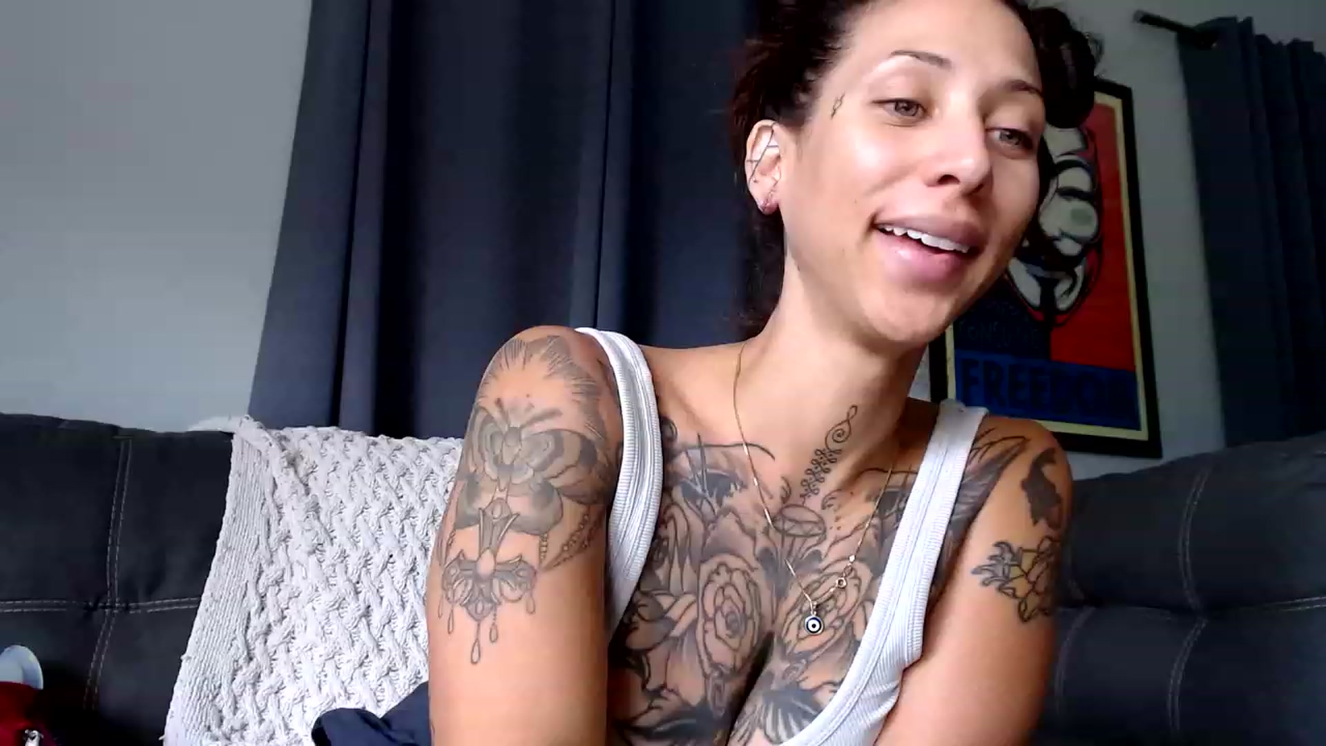 Gallery image thumbnail from Aydubz's myfreecams stream on, 06/02/2023, 18:15 image 9 of 20