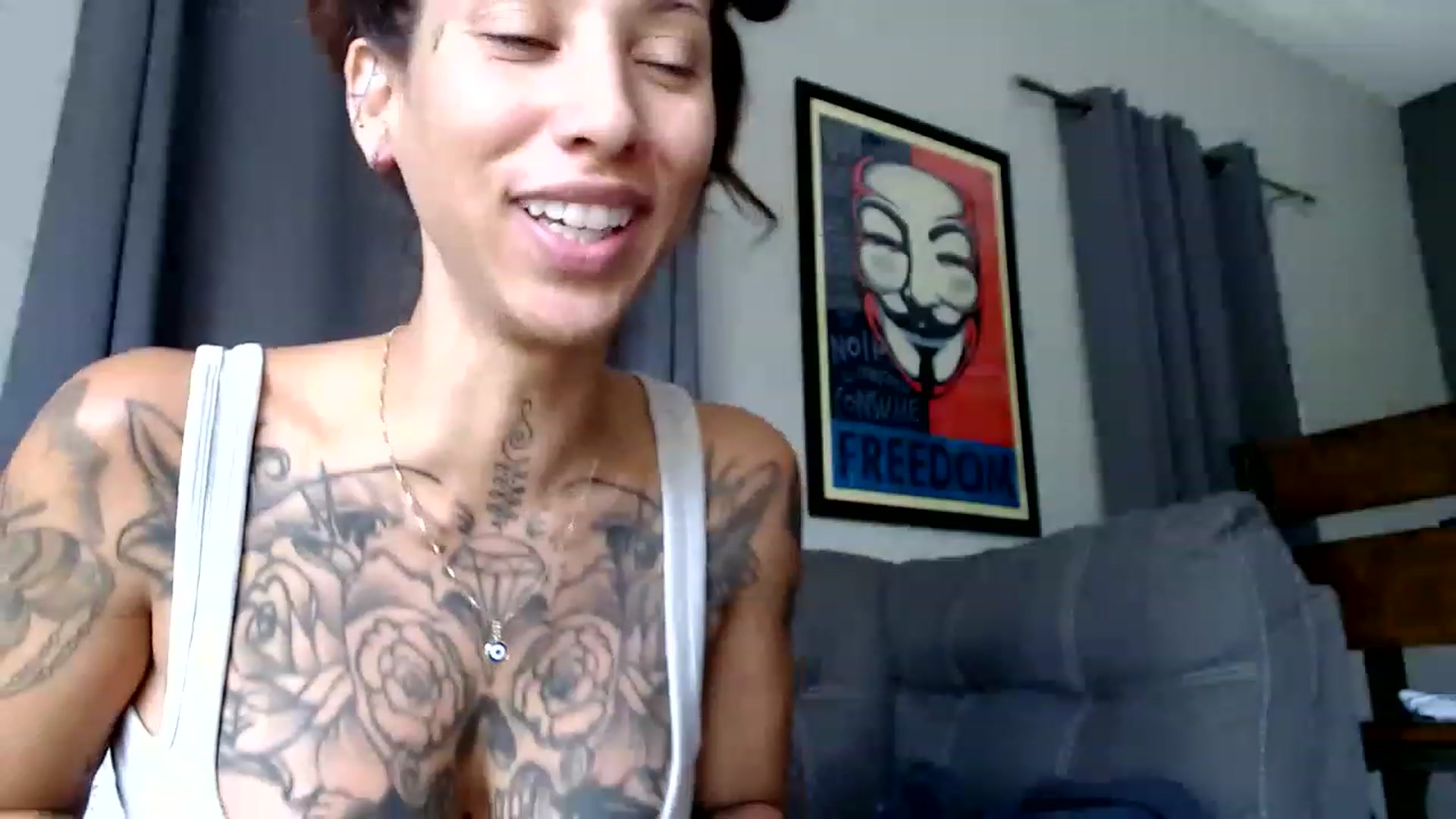 Gallery image thumbnail from Aydubz's myfreecams stream on, 06/02/2023, 19:26 image 16 of 20