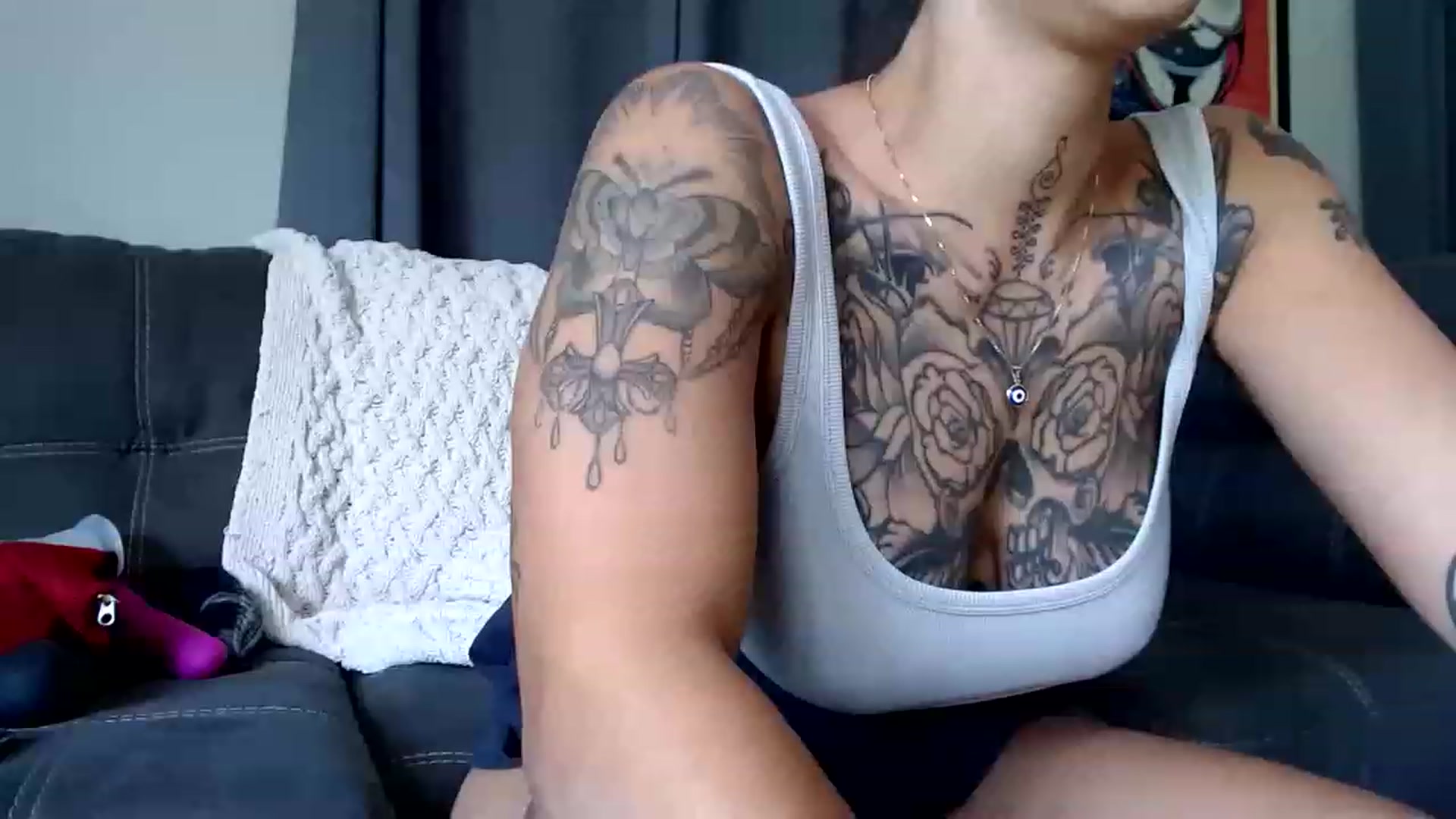 Gallery image thumbnail from Aydubz's myfreecams stream on, 06/02/2023, 19:26 image 9 of 20