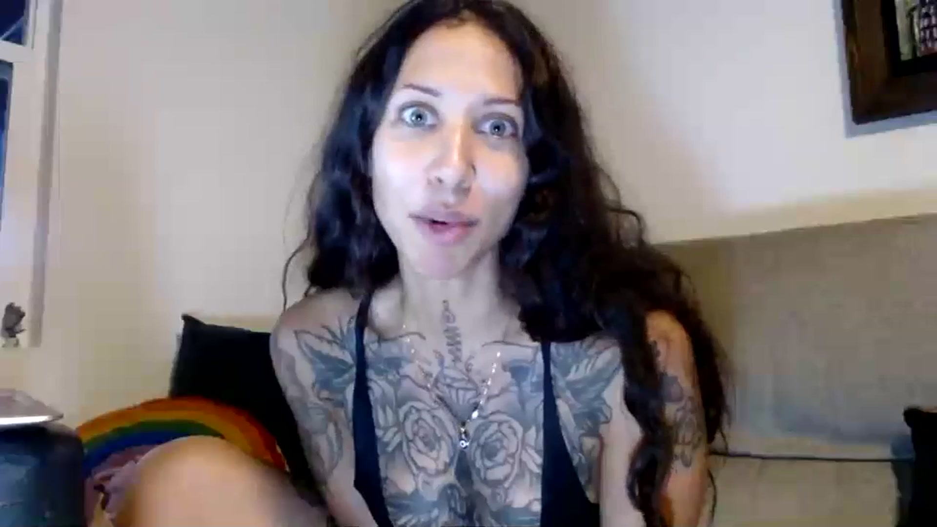 Gallery image thumbnail from Aydubz's myfreecams stream on, 06/16/2023, 17:02 image 11 of 20