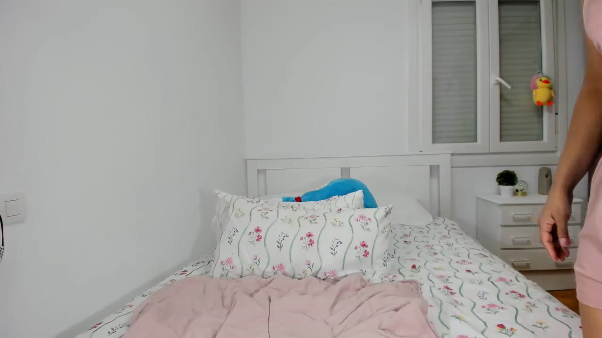 Gallery image thumbnail from Ayla_07's myfreecams stream on, 03/23/2025, 03:00 image 8 of 20