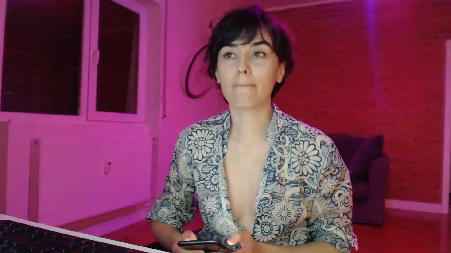 Gallery image thumbnail from Aylesh's myfreecams stream on, 11/14/2022, 20:17 image 3 of 20