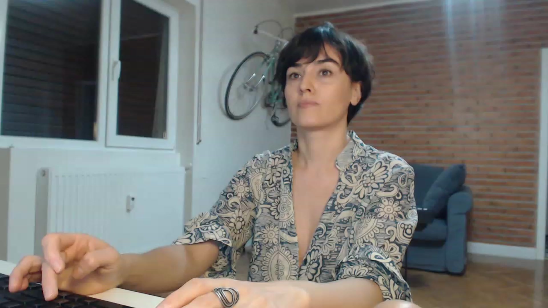 Gallery image thumbnail from Aylesh's myfreecams stream on, 11/14/2022, 20:17 image 15 of 20