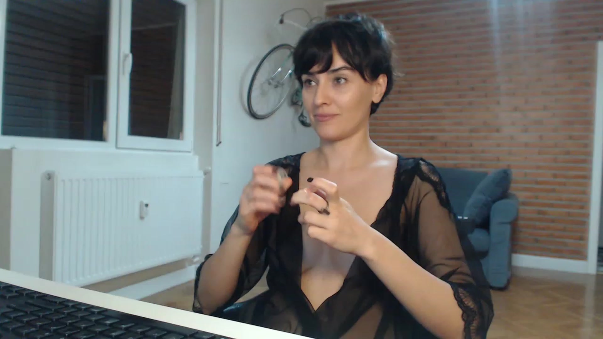 Gallery image thumbnail from Aylesh's myfreecams stream on, 11/15/2022, 21:51 image 18 of 20