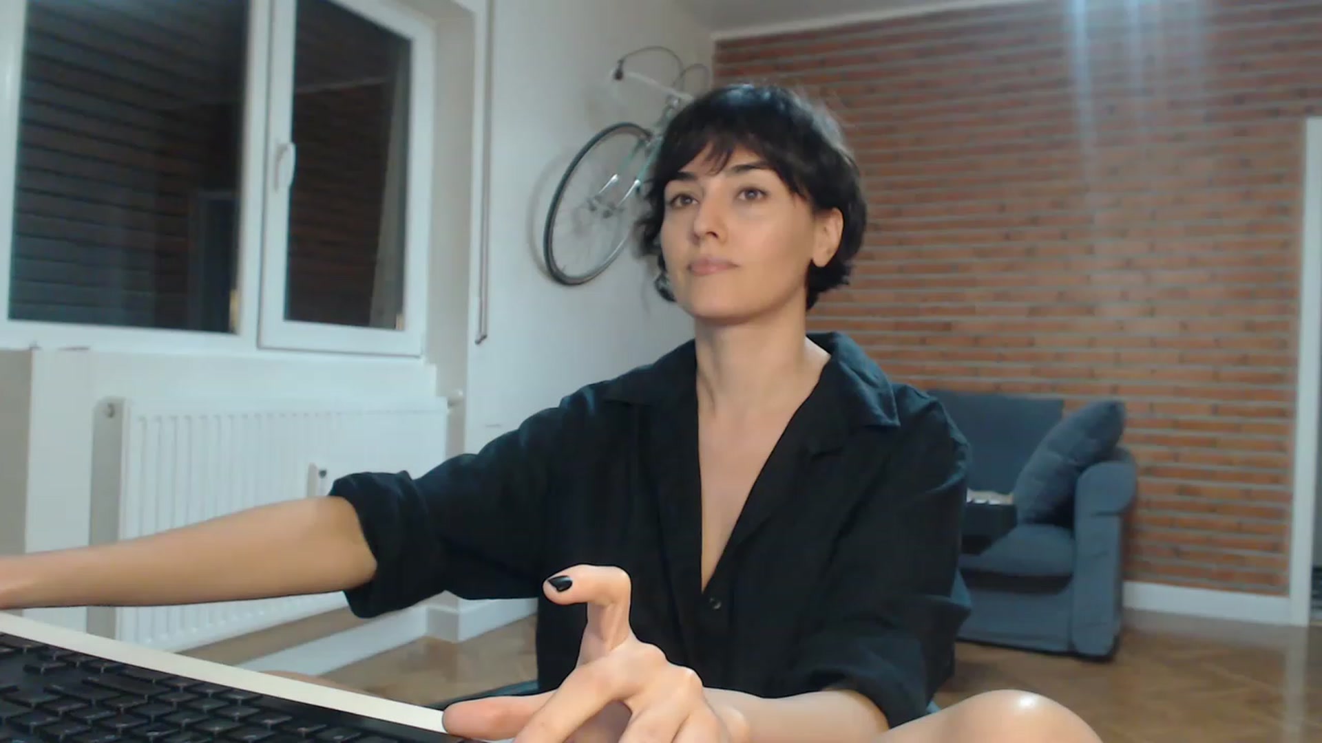 Gallery image thumbnail from Aylesh's myfreecams stream on, 11/17/2022, 20:03 image 19 of 20