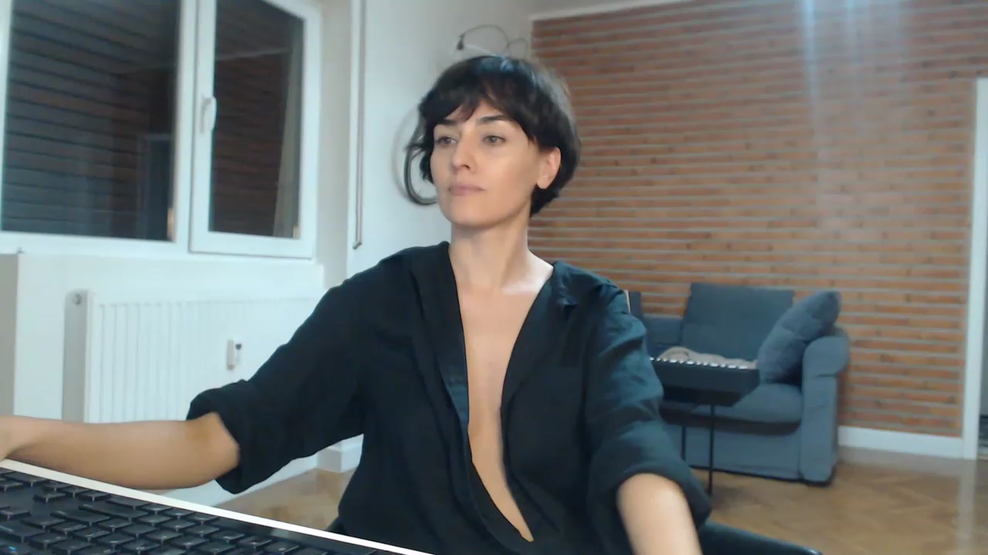 Gallery image thumbnail from Aylesh's myfreecams stream on, 11/17/2022, 23:20 image 19 of 20