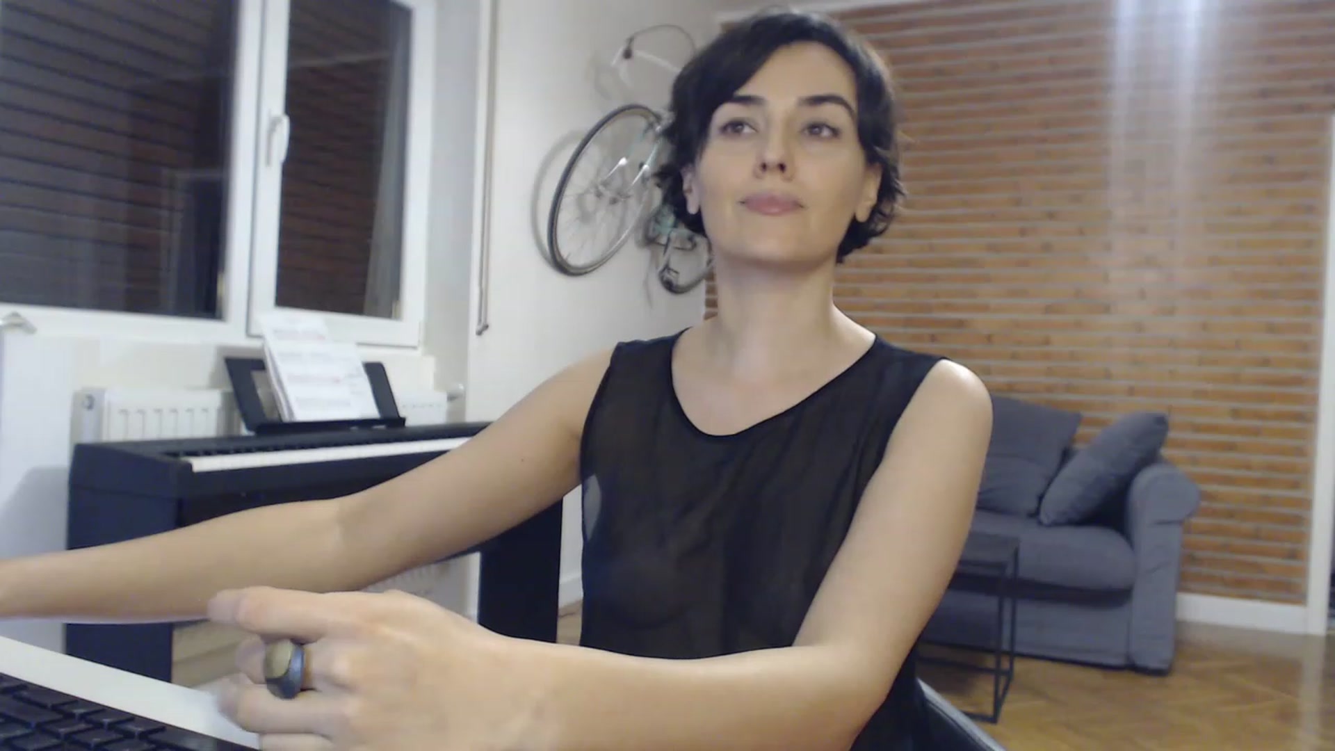 Gallery image thumbnail from Aylesh's myfreecams stream on, 11/27/2022, 20:38 image 20 of 20