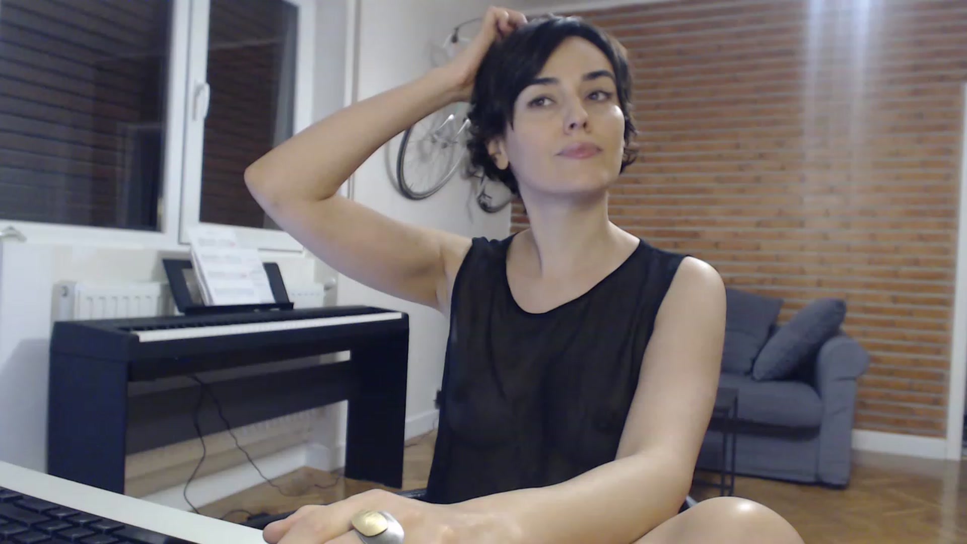 Gallery image thumbnail from Aylesh's myfreecams stream on, 11/27/2022, 20:38 image 19 of 20