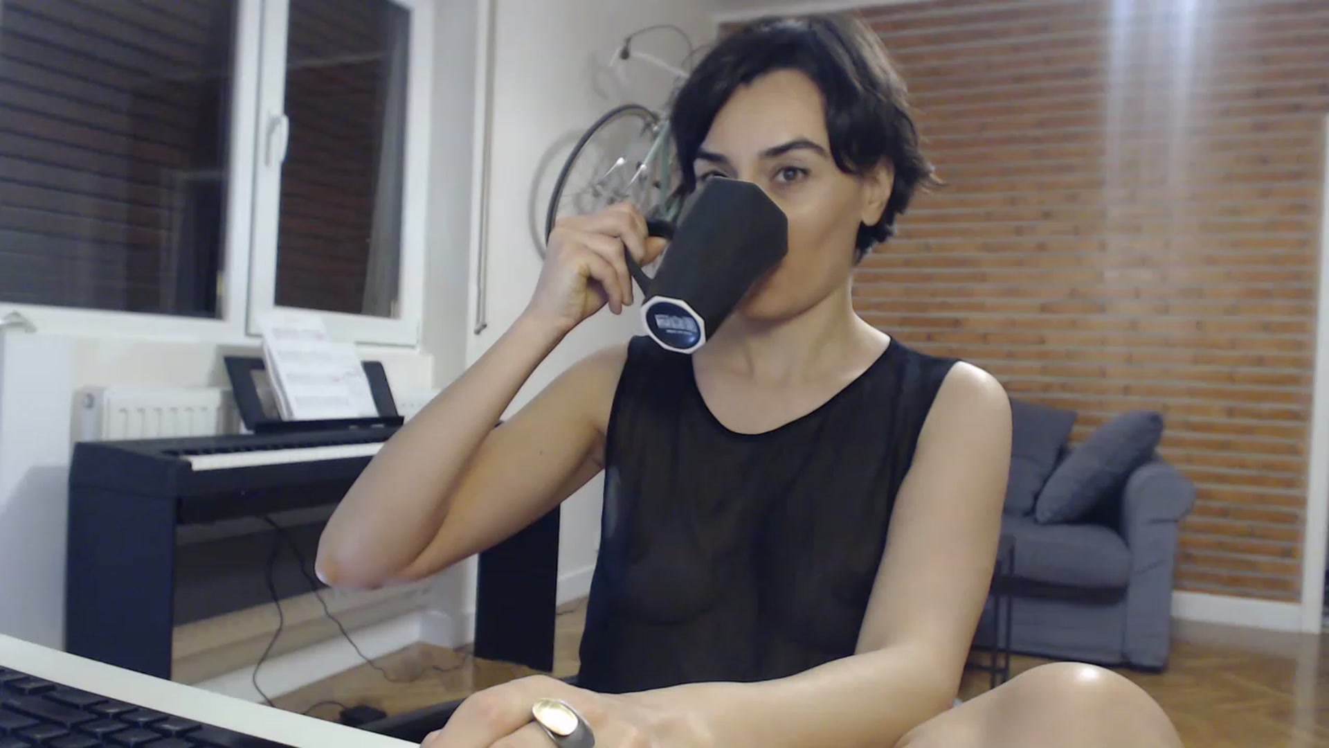 Gallery image thumbnail from Aylesh's myfreecams stream on, 11/27/2022, 20:38 image 8 of 20