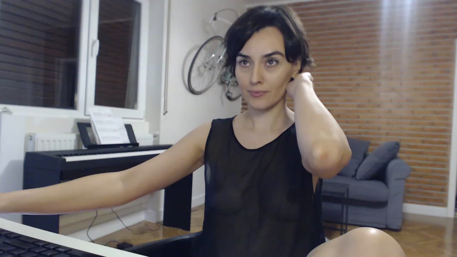 Gallery image thumbnail from Aylesh's myfreecams stream on, 11/27/2022, 20:38 image 7 of 20