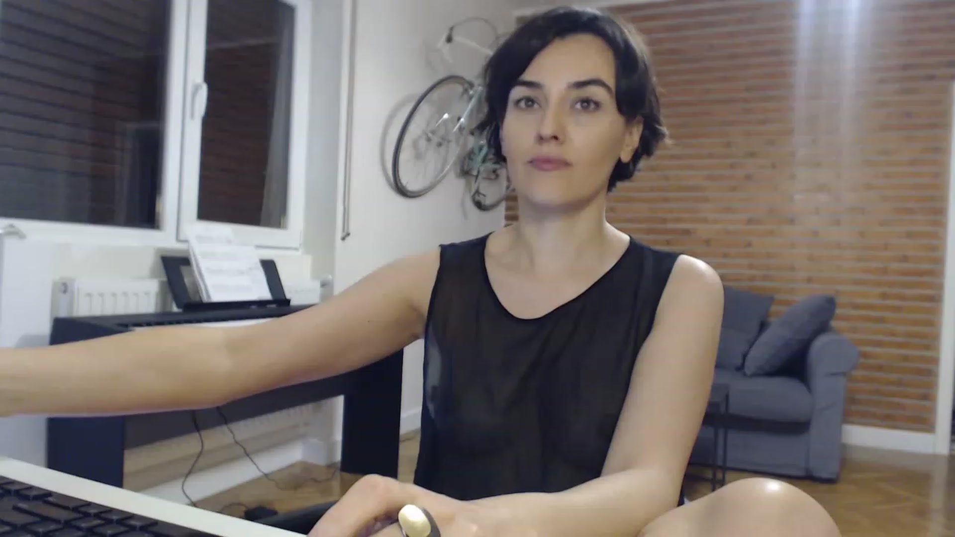 Gallery image thumbnail from Aylesh's myfreecams stream on, 11/27/2022, 20:38 image 6 of 20