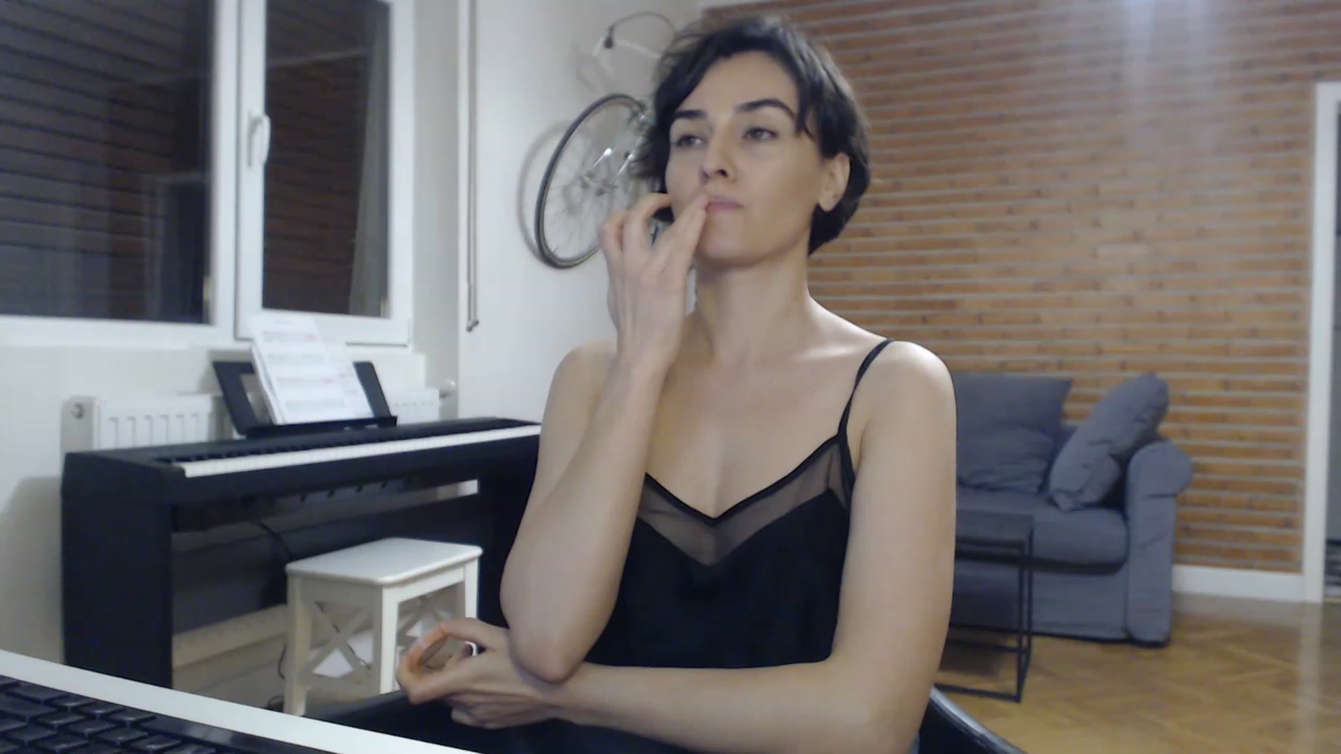 Gallery image thumbnail from Aylesh's myfreecams stream on, 11/28/2022, 23:40 image 14 of 20