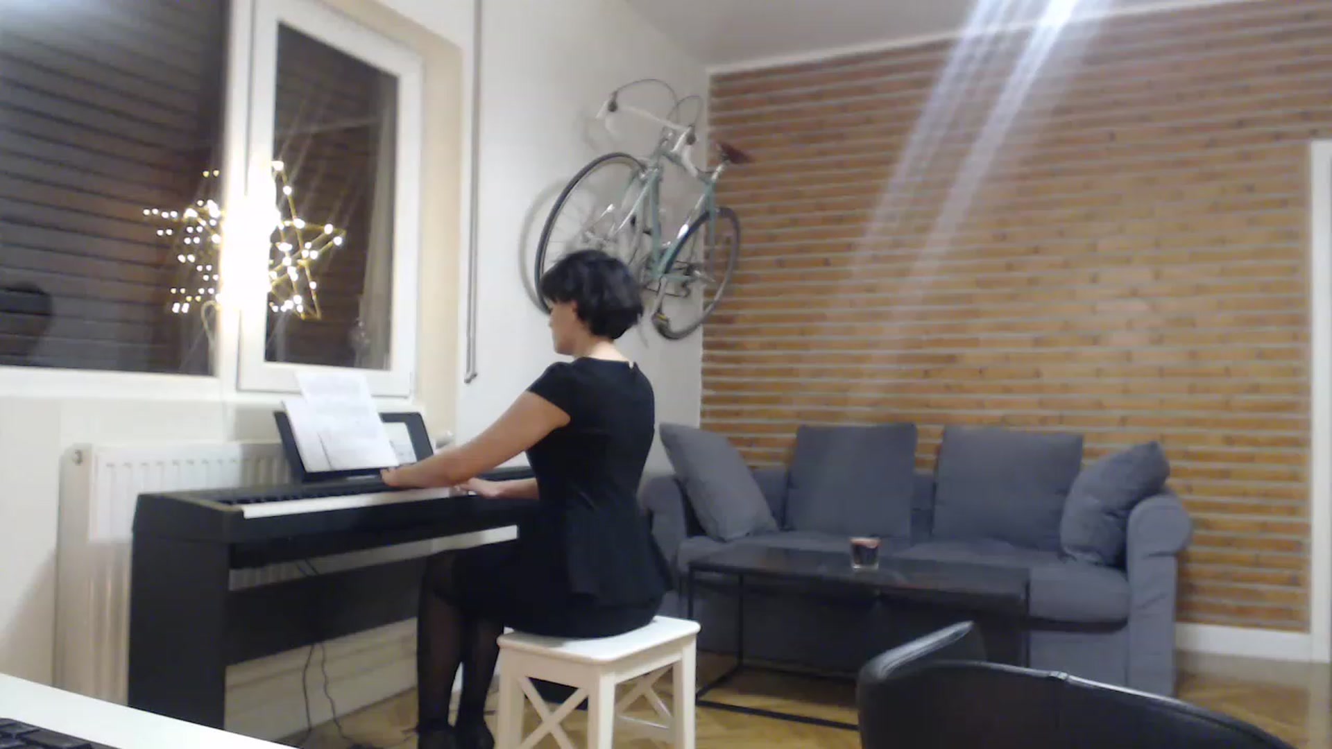 Gallery image thumbnail from Aylesh's myfreecams stream on, 12/27/2022, 24:49 image 19 of 20