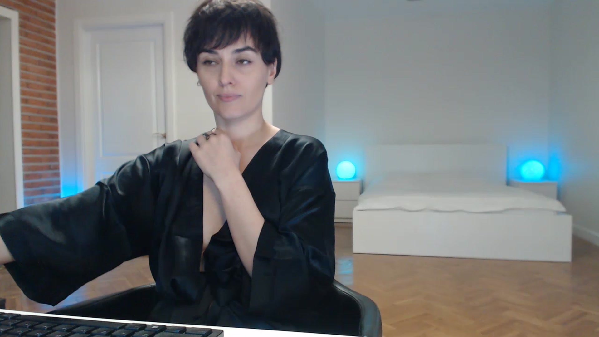 Gallery image thumbnail from Aylesh's myfreecams stream on, 02/10/2023, 21:41 image 14 of 20