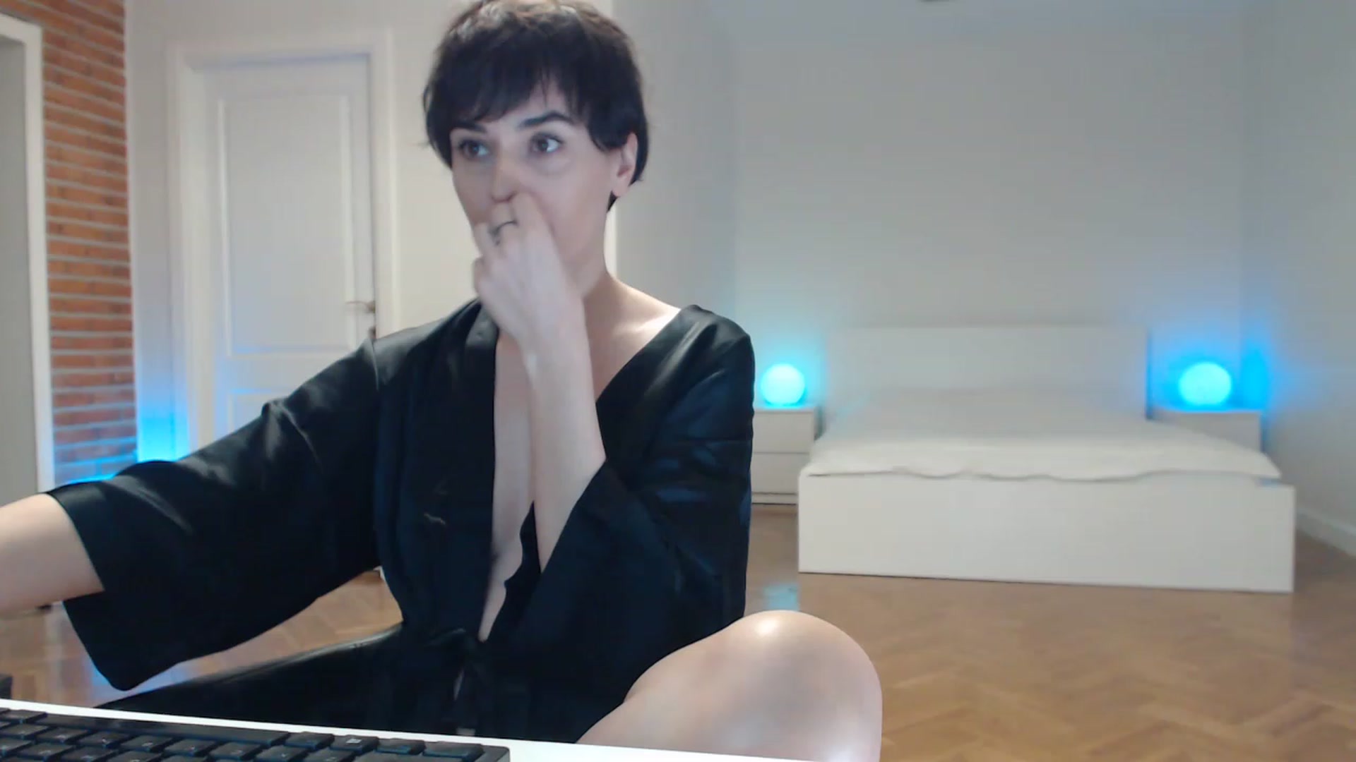 Gallery image thumbnail from Aylesh's myfreecams stream on, 02/10/2023, 21:41 image 2 of 20
