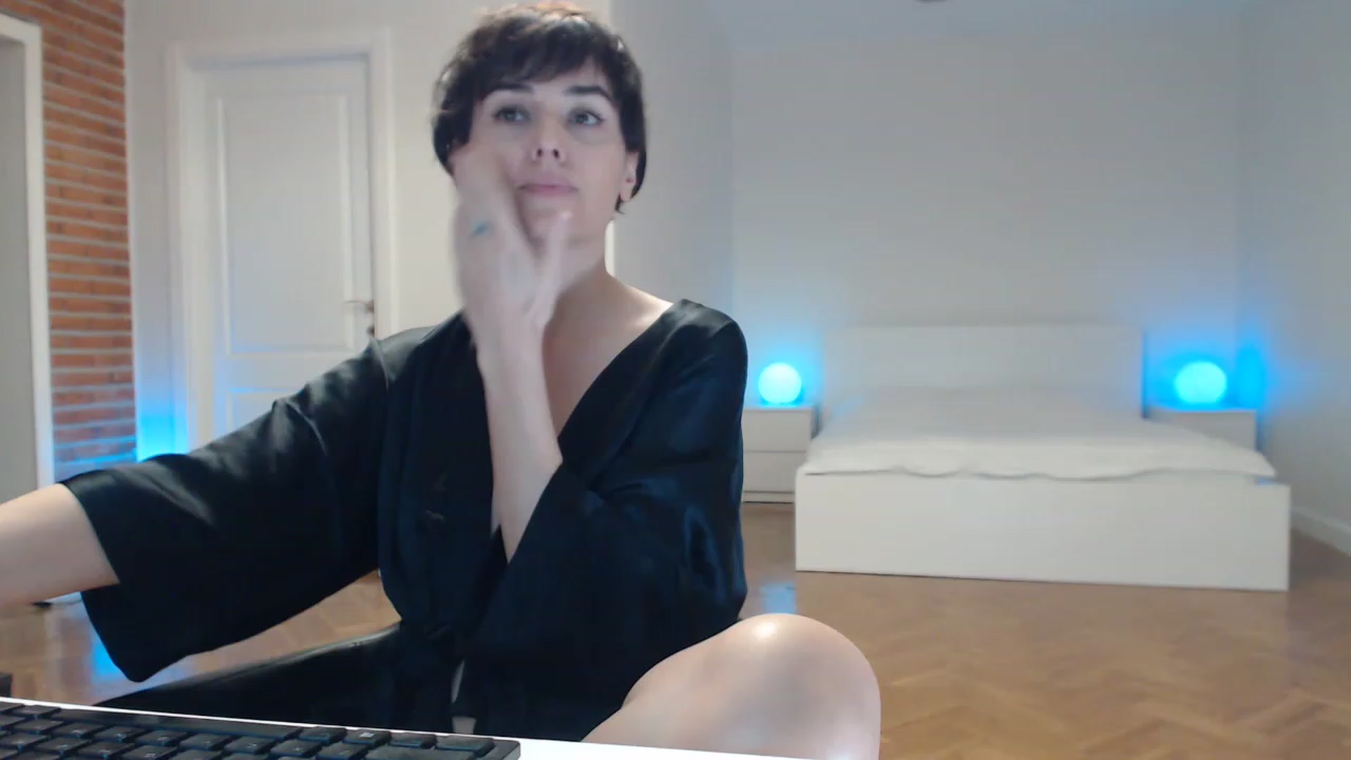Gallery image thumbnail from Aylesh's myfreecams stream on, 02/10/2023, 21:41 image 9 of 20