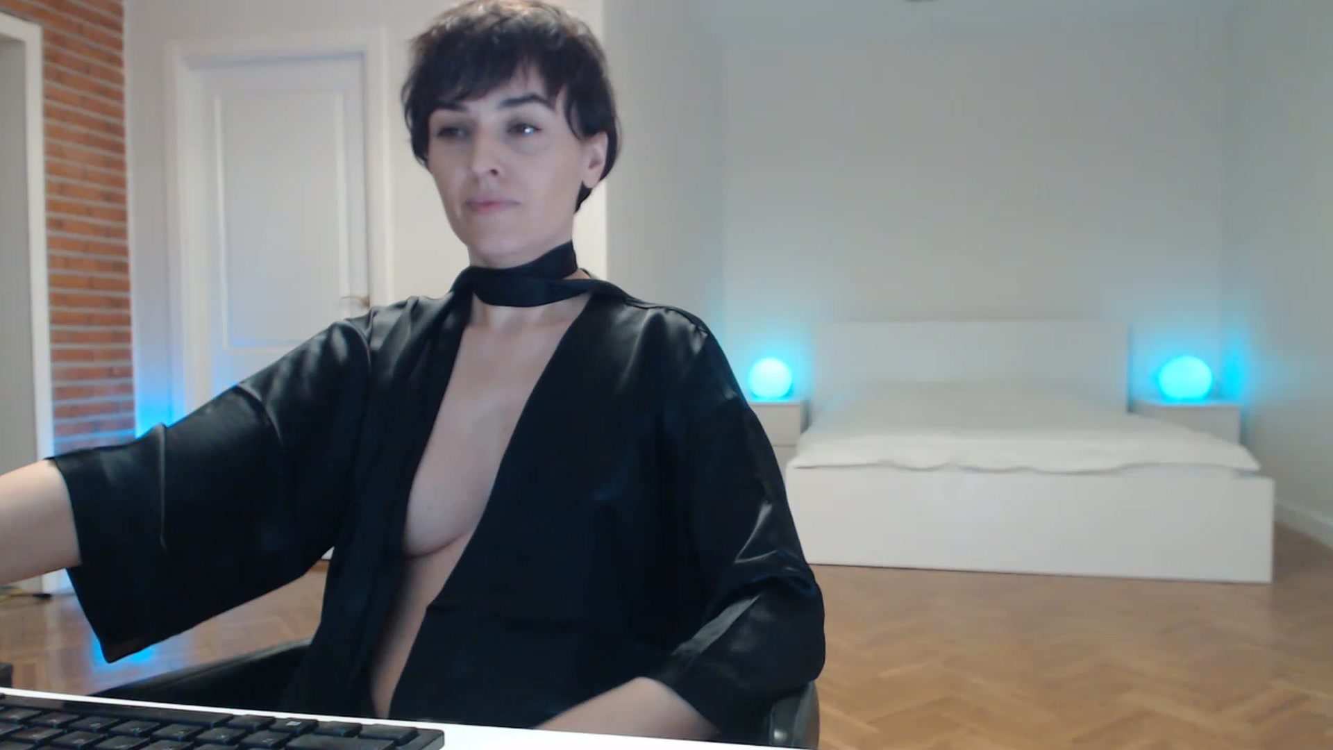 Gallery image thumbnail from Aylesh's myfreecams stream on, 02/10/2023, 23:08 image 17 of 20