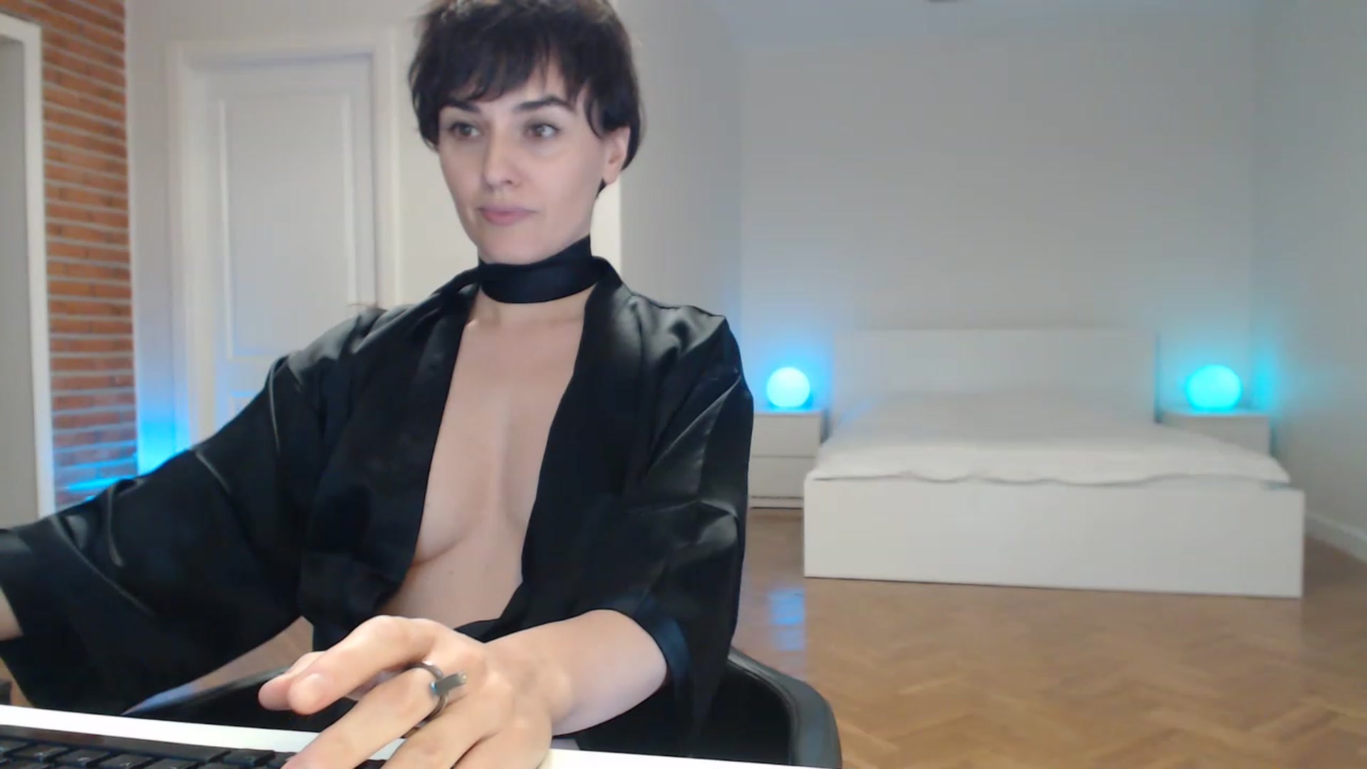Gallery image thumbnail from Aylesh's myfreecams stream on, 02/10/2023, 23:08 image 19 of 20