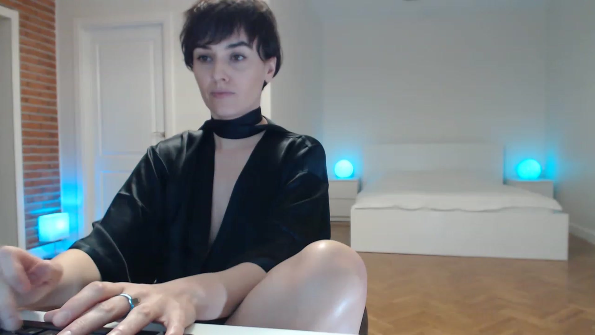 Gallery image thumbnail from Aylesh's myfreecams stream on, 02/10/2023, 23:08 image 18 of 20