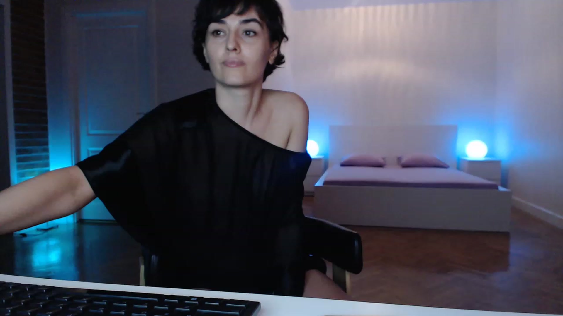 Gallery image thumbnail from Aylesh's myfreecams stream on, 04/09/2023, 17:19 image 13 of 20