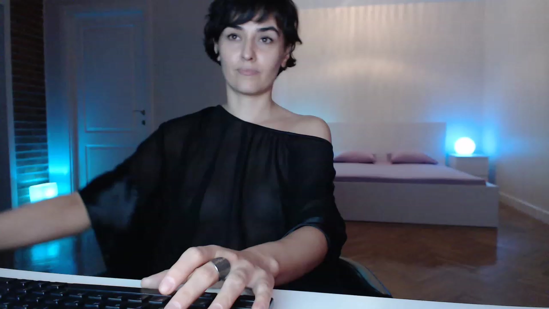 Gallery image thumbnail from Aylesh's myfreecams stream on, 04/09/2023, 17:19 image 2 of 20