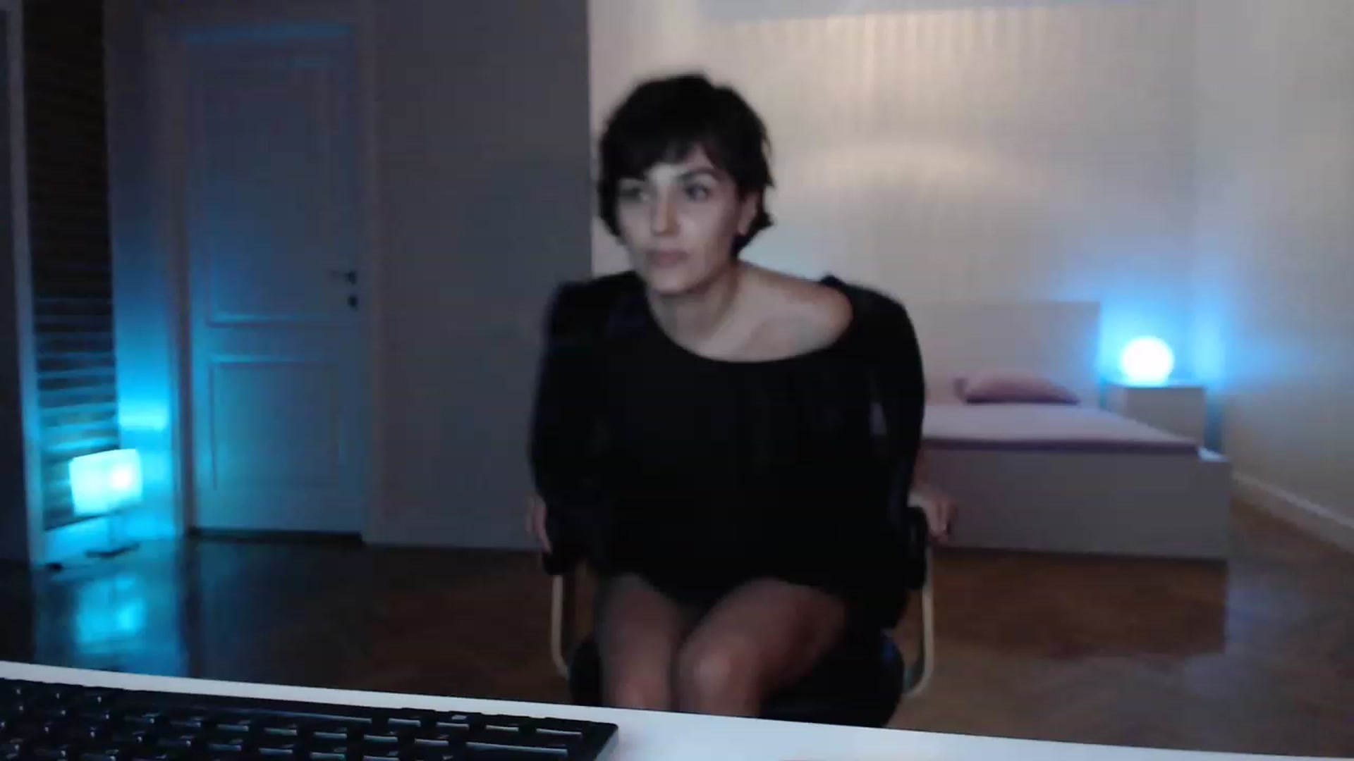 Gallery image thumbnail from Aylesh's myfreecams stream on, 04/09/2023, 17:19 image 15 of 20