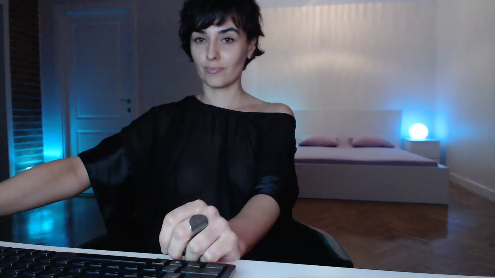 Gallery image thumbnail from Aylesh's myfreecams stream on, 04/09/2023, 17:19 image 19 of 20