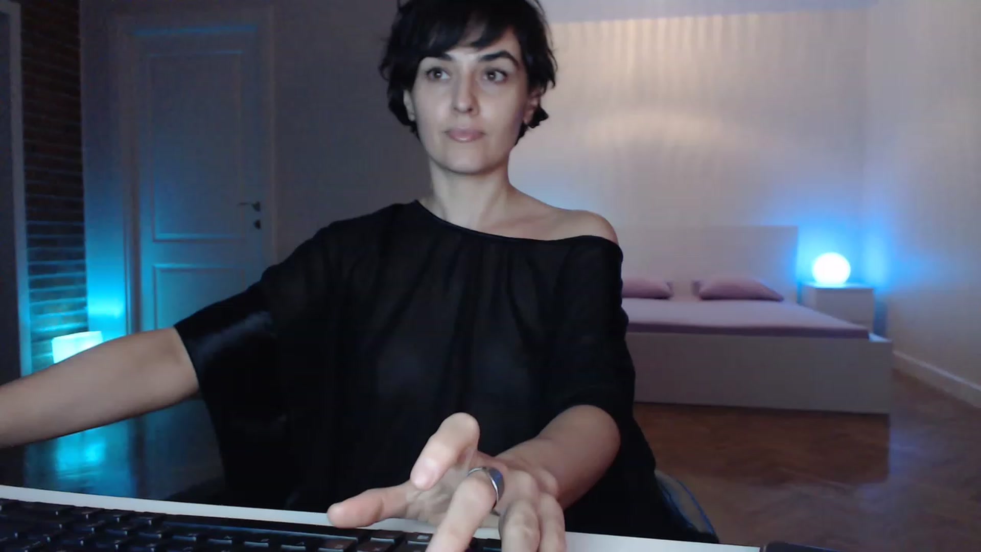 Gallery image thumbnail from Aylesh's myfreecams stream on, 04/09/2023, 20:35 image 17 of 20