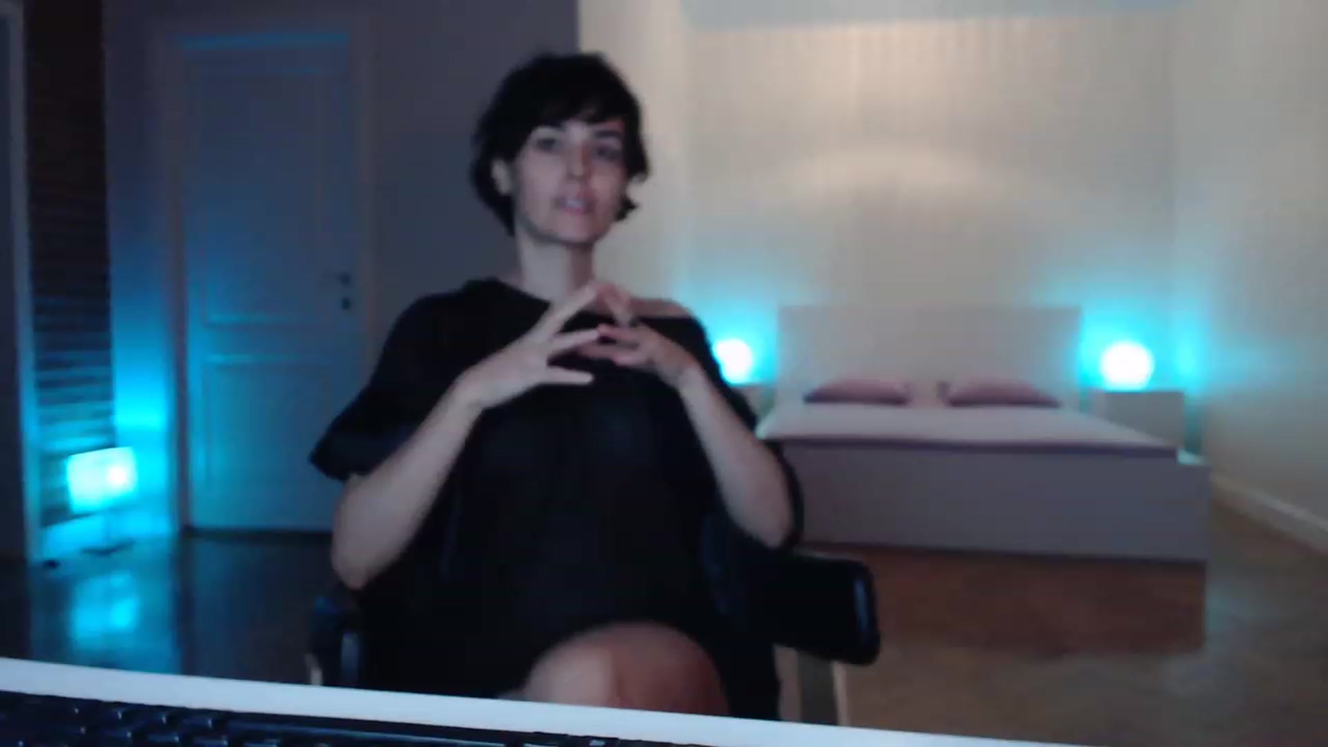 Gallery image thumbnail from Aylesh's myfreecams stream on, 04/09/2023, 20:35 image 3 of 20