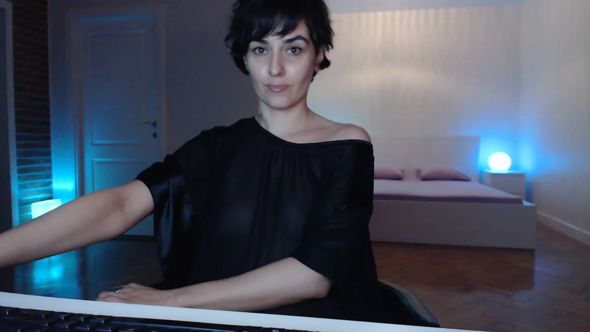 Gallery image thumbnail from Aylesh's myfreecams stream on, 04/09/2023, 20:35 image 2 of 20