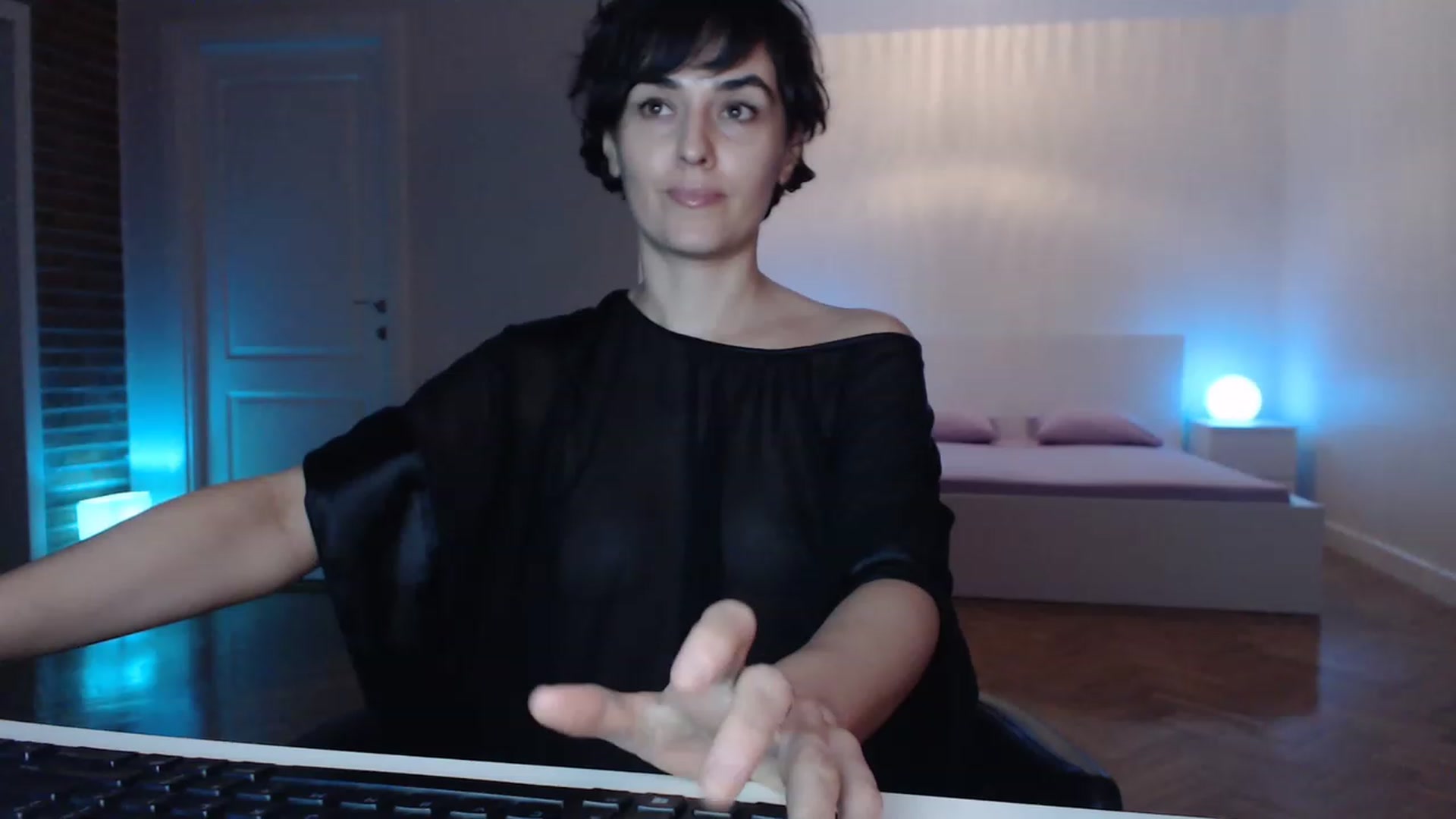 Gallery image thumbnail from Aylesh's myfreecams stream on, 04/09/2023, 20:35 image 11 of 20