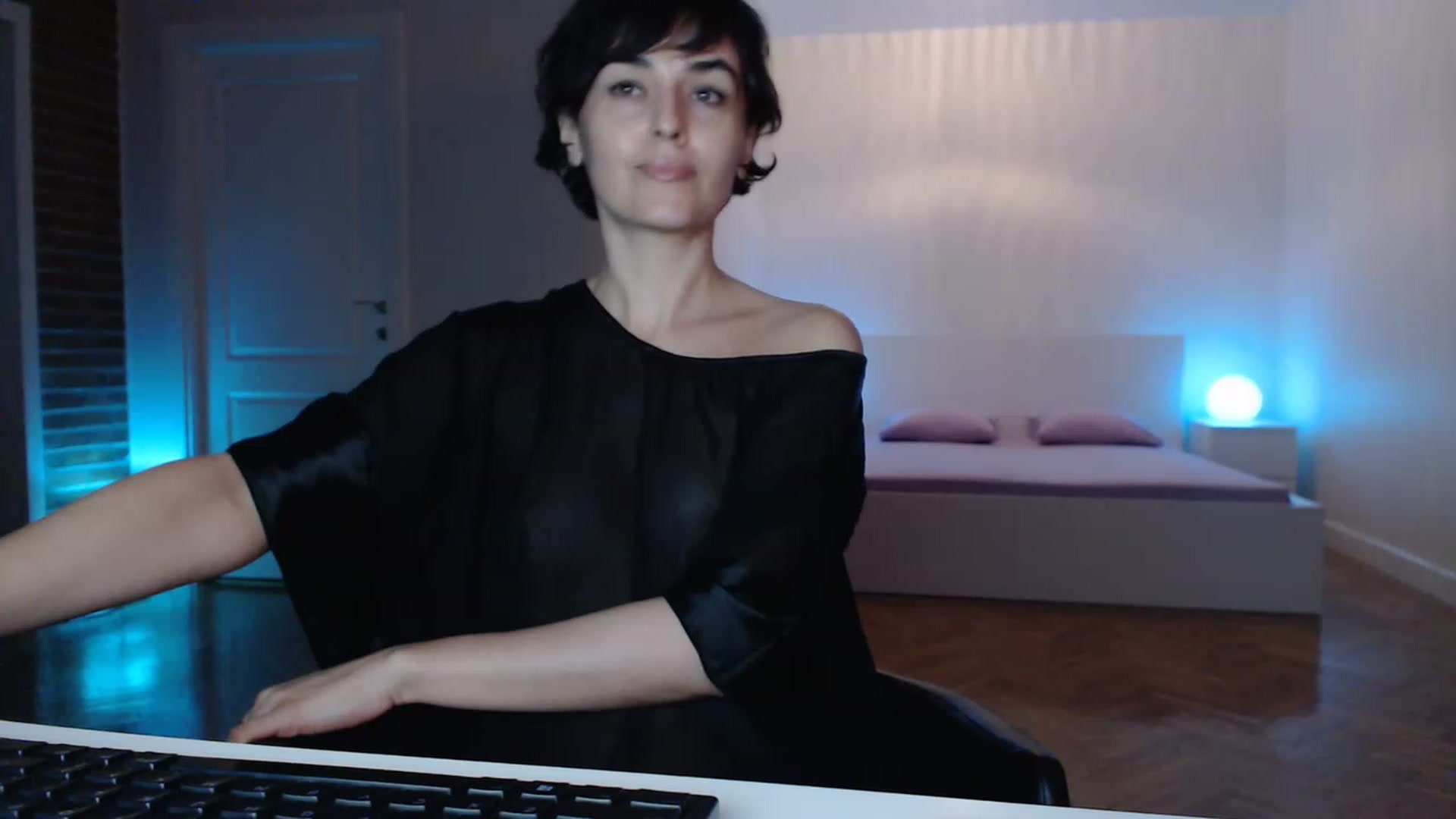Gallery image thumbnail from Aylesh's myfreecams stream on, 04/09/2023, 21:48 image 13 of 20