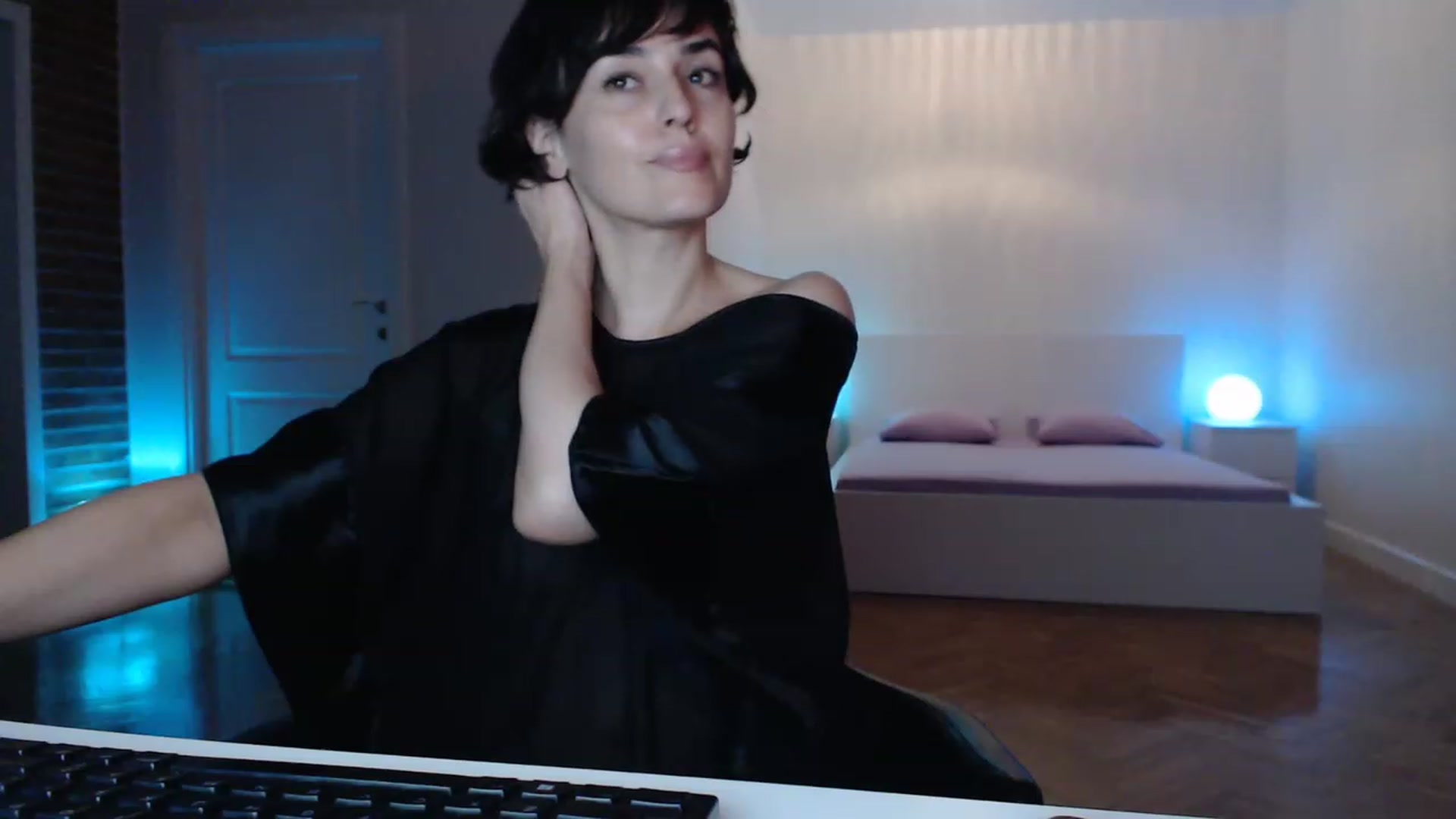 Gallery image thumbnail from Aylesh's myfreecams stream on, 04/09/2023, 21:48 image 12 of 20