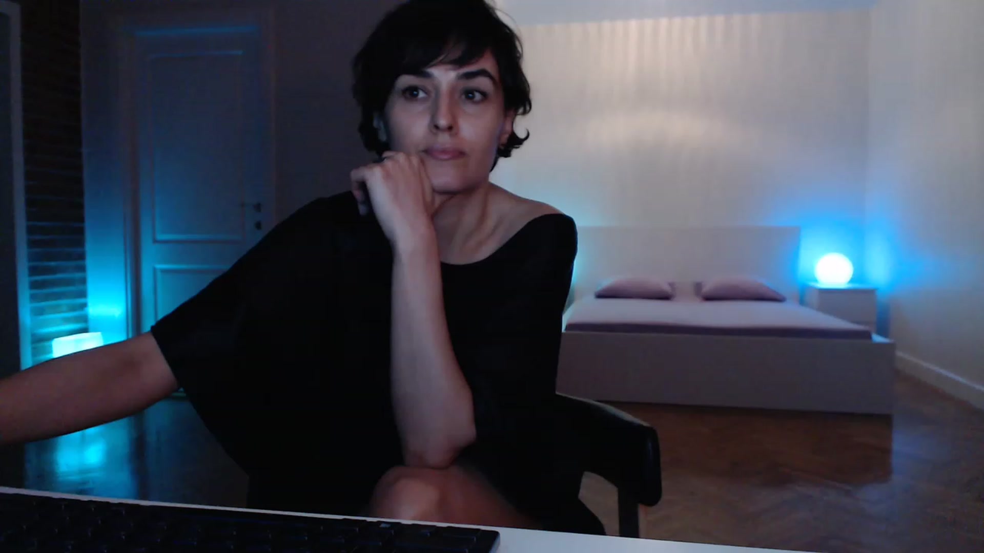 Gallery image thumbnail from Aylesh's myfreecams stream on, 04/09/2023, 21:48 image 6 of 20