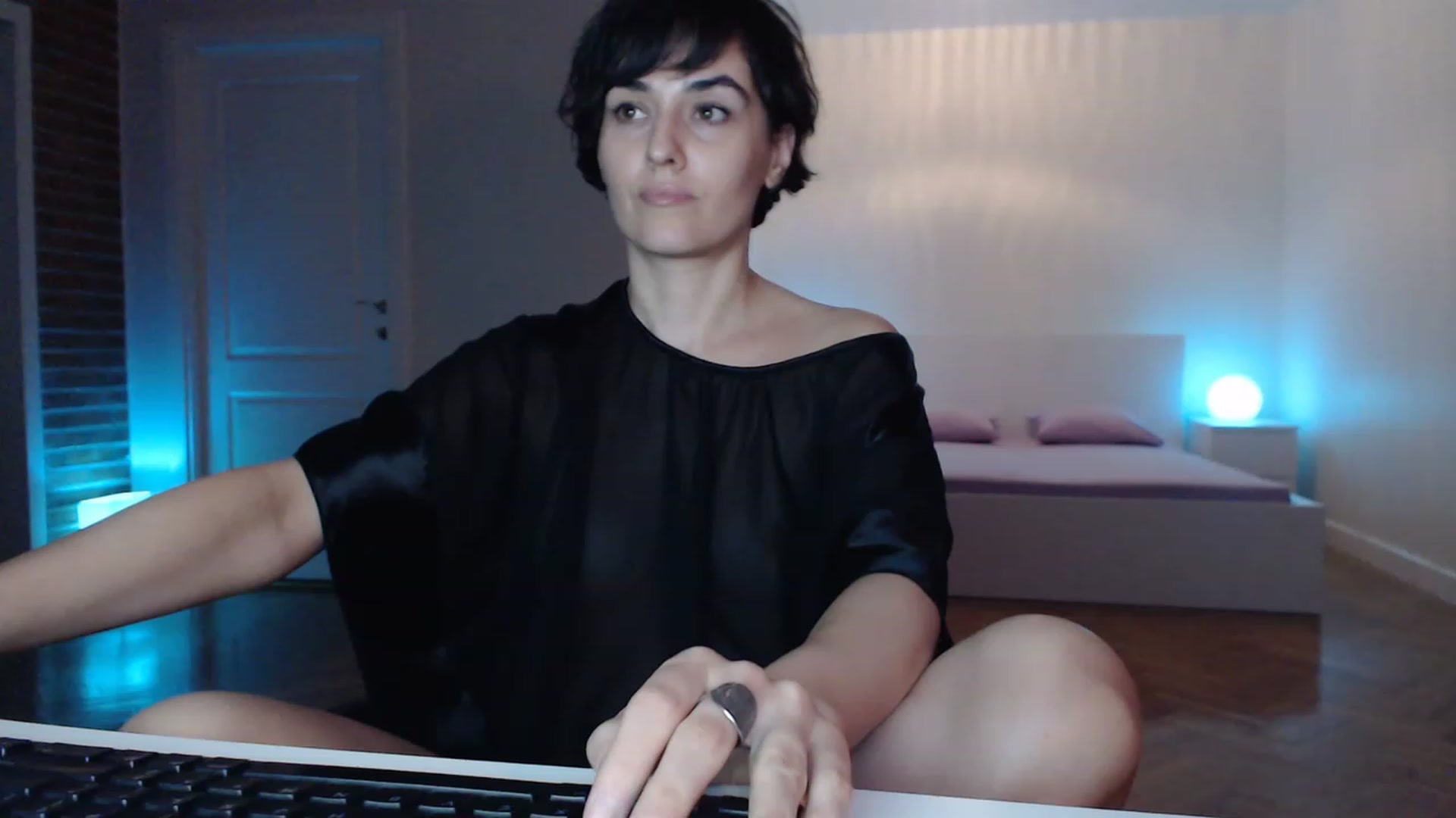 Gallery image thumbnail from Aylesh's myfreecams stream on, 04/09/2023, 21:48 image 1 of 20
