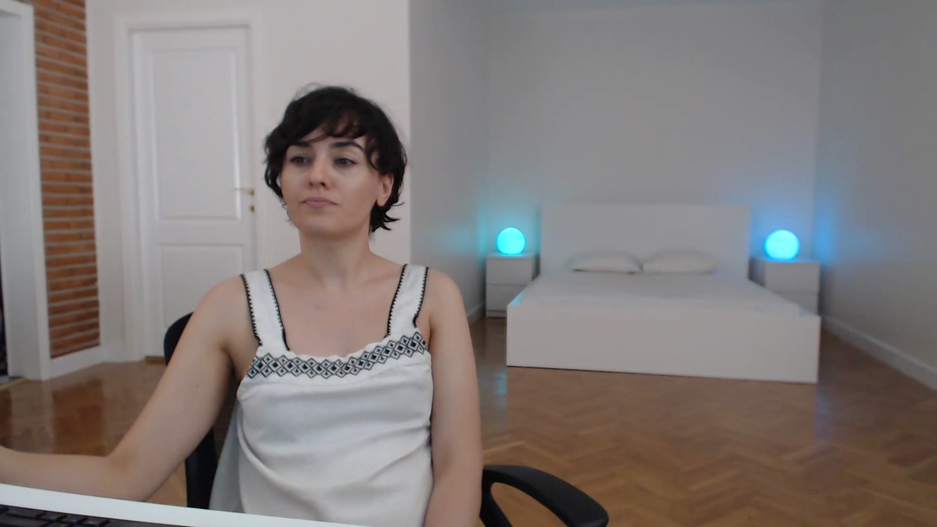 Gallery image thumbnail from Aylesh's myfreecams stream on, 07/17/2023, 21:14 image 10 of 20