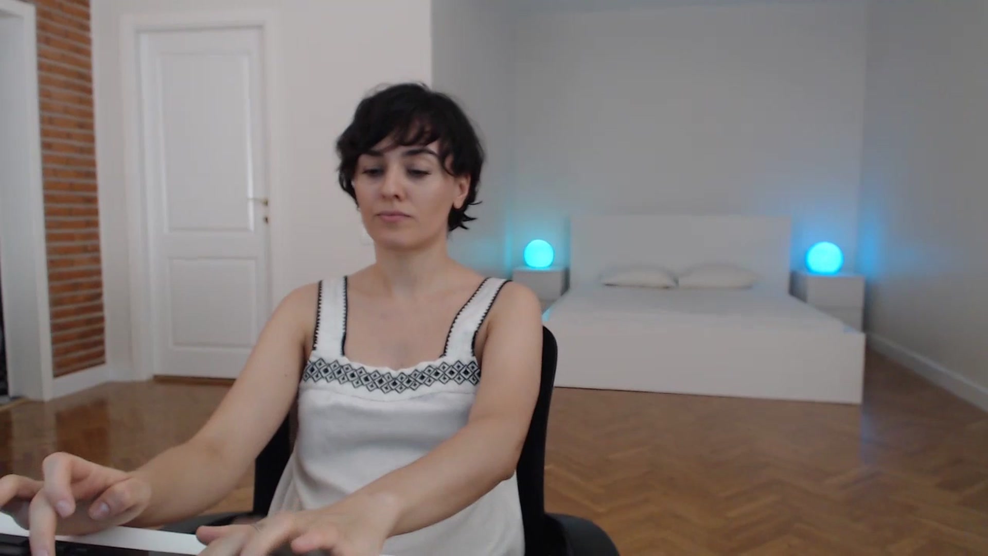 Gallery image thumbnail from Aylesh's myfreecams stream on, 07/17/2023, 21:14 image 3 of 20