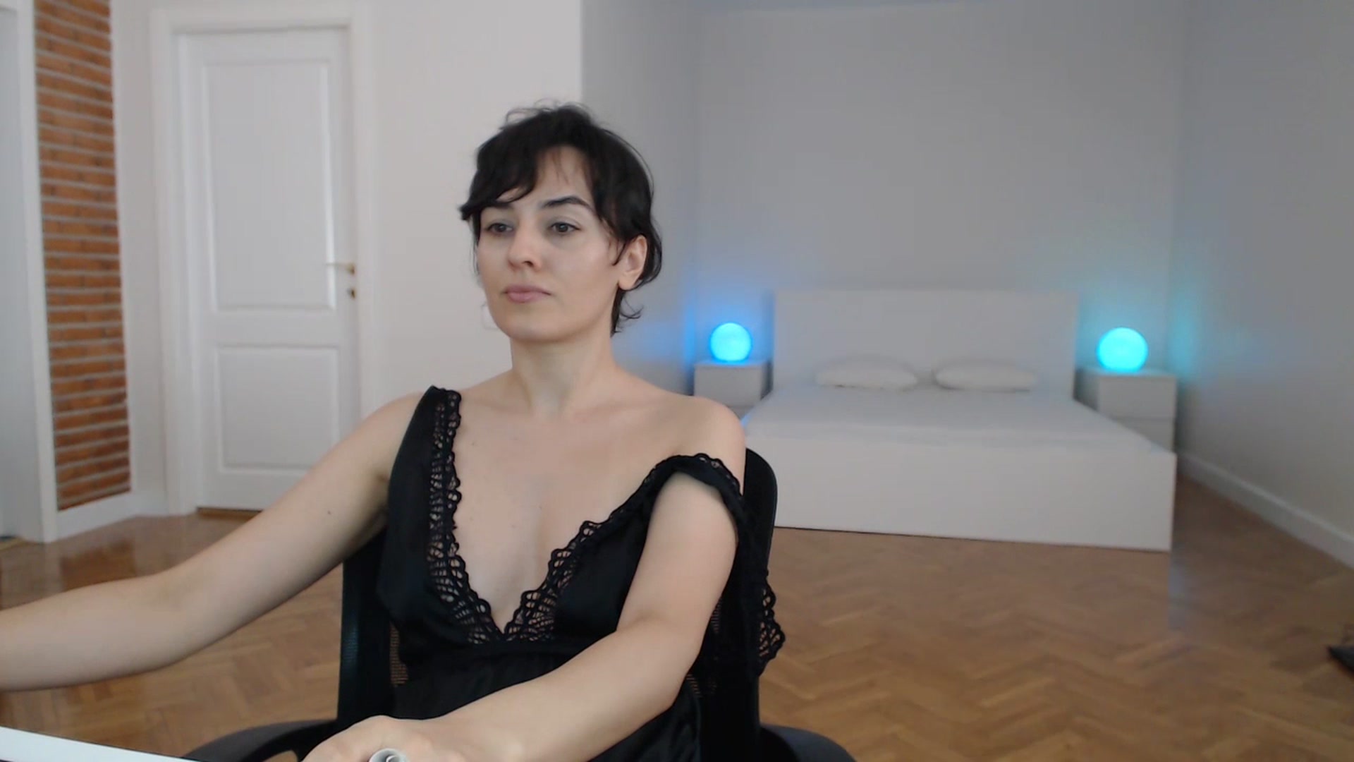 Gallery image thumbnail from Aylesh's myfreecams stream on, 07/19/2023, 22:50 image 5 of 20
