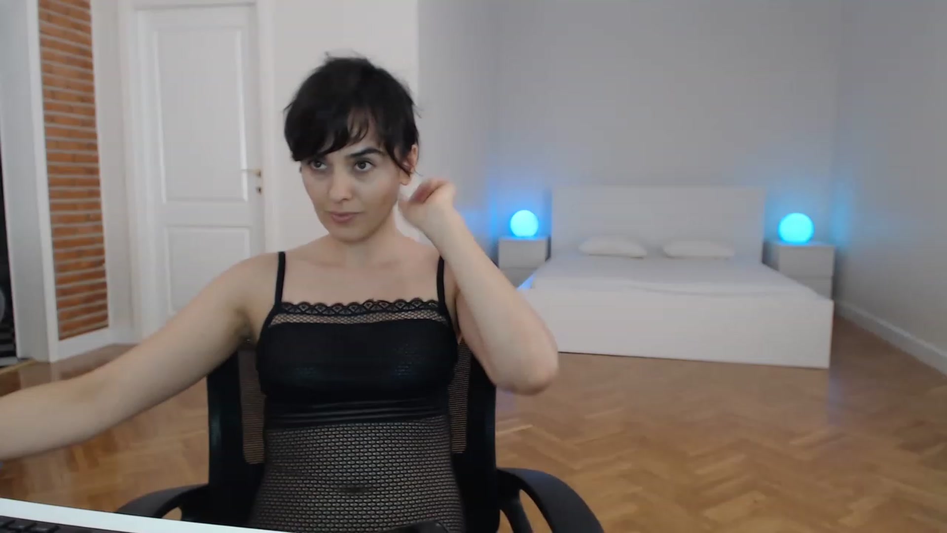 Gallery image thumbnail from Aylesh's myfreecams stream on, 07/23/2023, 20:25 image 6 of 20