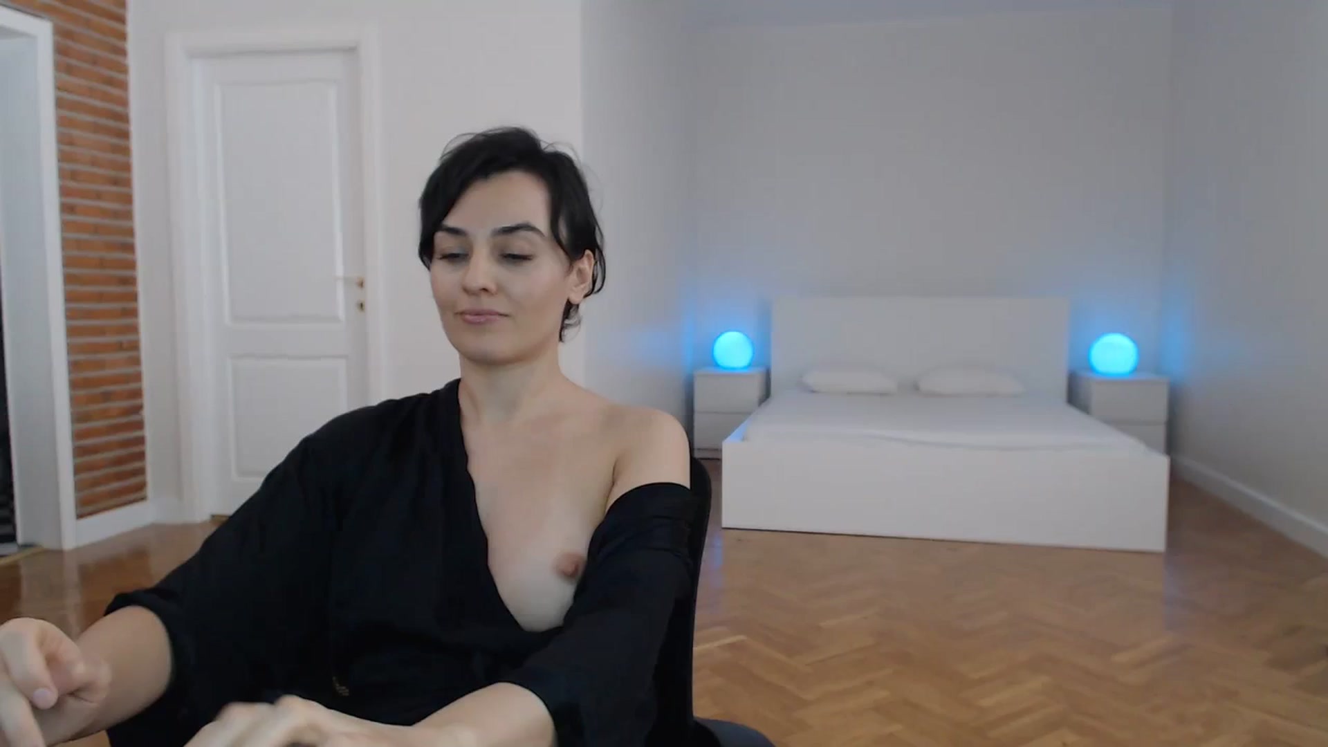 Gallery image thumbnail from Aylesh's myfreecams stream on, 07/24/2023, 22:38 image 1 of 20