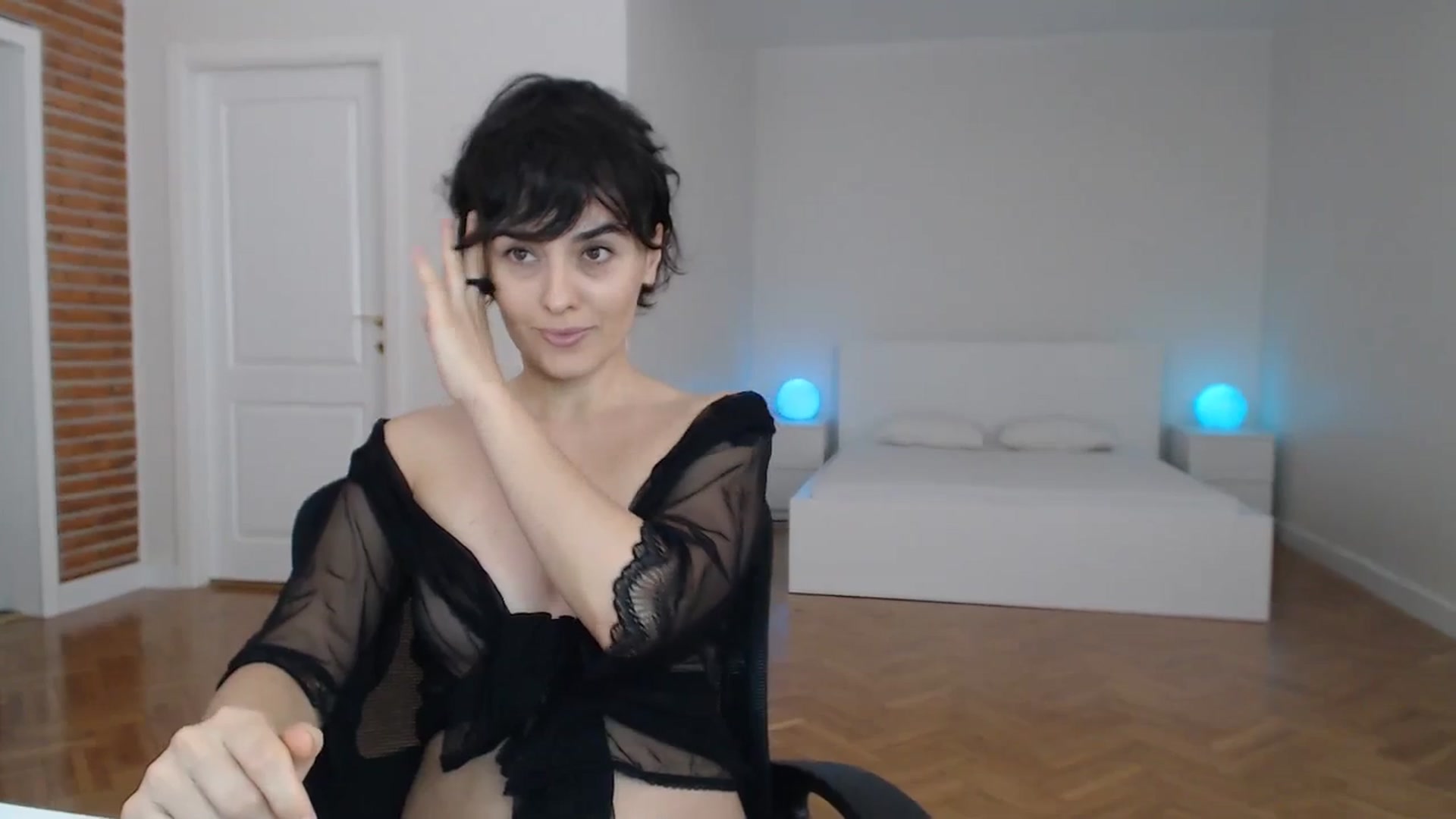Gallery image thumbnail from Aylesh's myfreecams stream on, 08/27/2023, 18:27 image 19 of 20